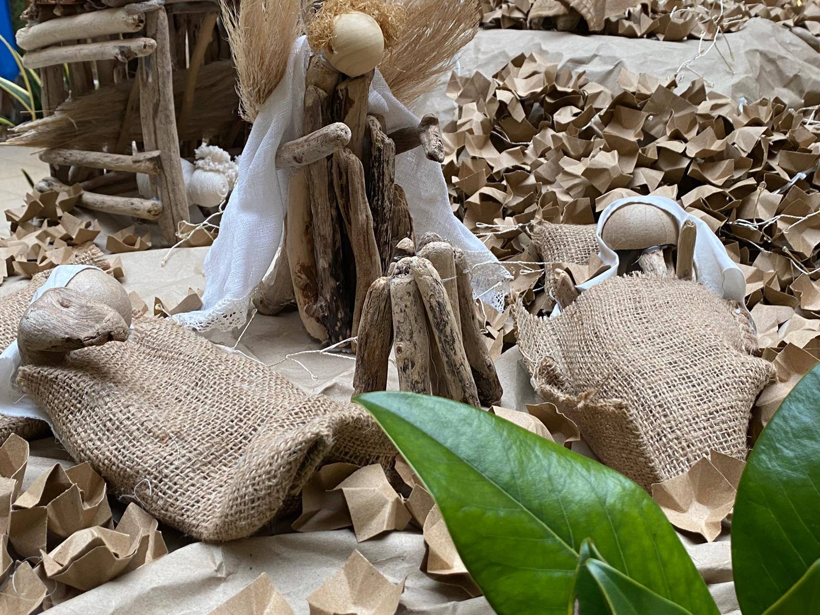 Expertos belenistas: el arte navideño en nuestros centros de día